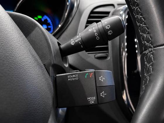 RENAULT CAPTUR 2.0 16V HI-FLEX INTENSE AUTOMÁTICO RENAULT CAPTUR 2.0 16V HI-FLEX INTENSE AUTOMÁTICO